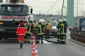Arbeiter abgestuerzt vom PKW ueberfahren Koeln Muelheim Muelheimer Bruecke P01